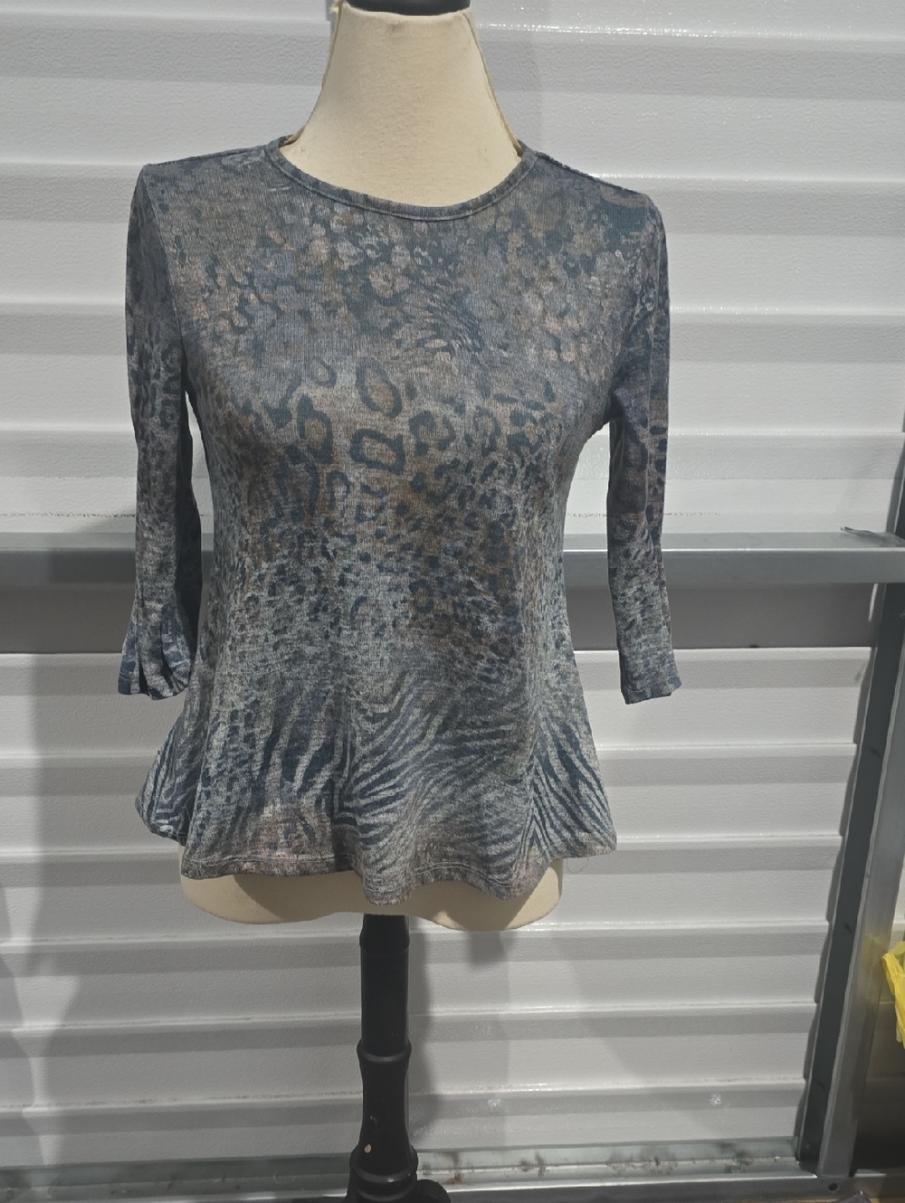Kim Rogers Gray Animal-Print Long Sleeve Tee Size‎ Petite Small